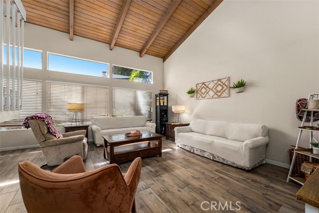 Detail Gallery Image 5 of 30 For 2502 N Tustin #C,  Santa Ana,  CA 92705 - 3 Beds | 2/1 Baths
