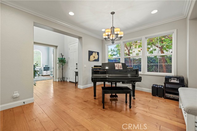 Detail Gallery Image 5 of 34 For 24303 Las Palmas St, Valencia,  CA 91355 - 4 Beds | 3 Baths
