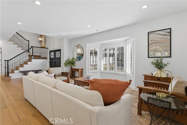 Detail Gallery Image 7 of 51 For 5501 Fairgrange Dr, Agoura Hills,  CA 91301 - 6 Beds | 3 Baths