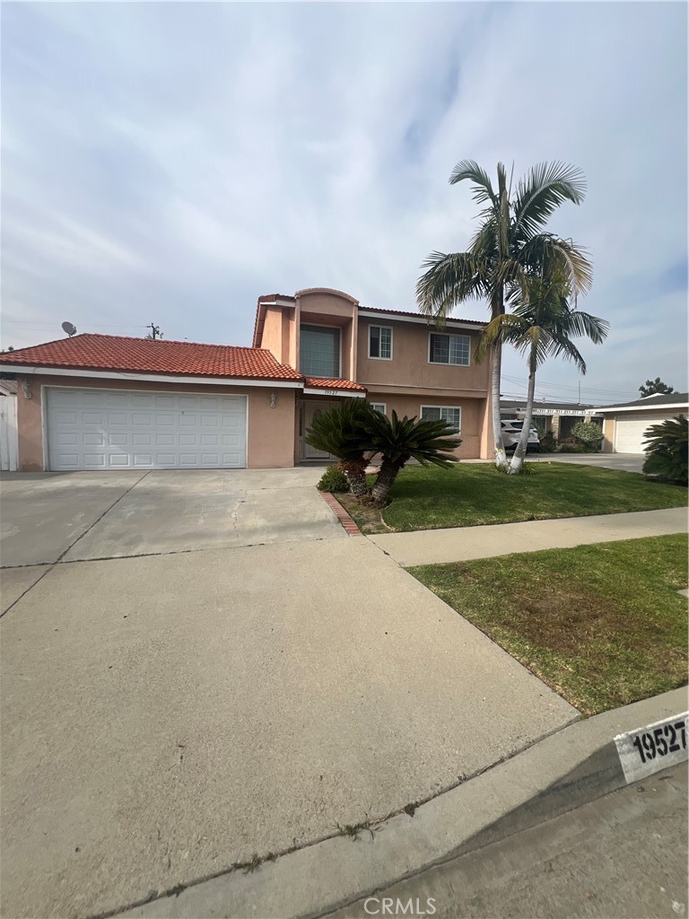 19527 Gravina Street