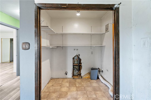 Detail Gallery Image 15 of 45 For 10888 Phelan Rd., Oak Hills,  CA 92344 - 1 Beds | 1 Baths