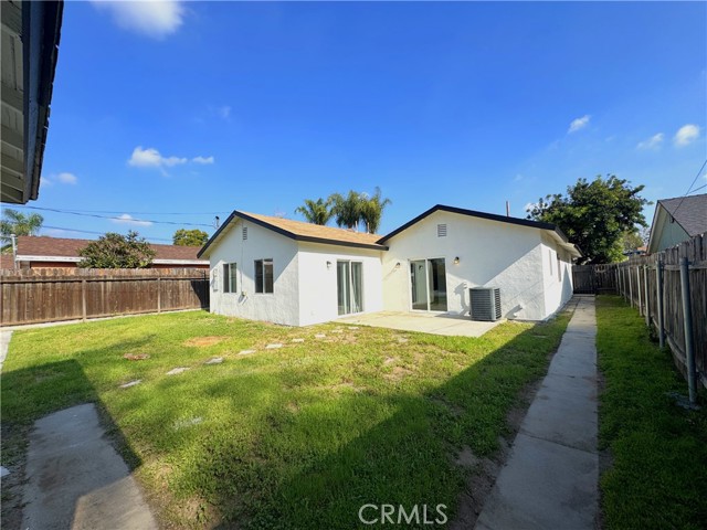 Detail Gallery Image 20 of 21 For 7823 Louise Ave, Northridge,  CA 91325 - 4 Beds | 2 Baths