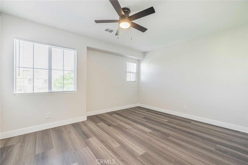 https://media.crmls.org/medias/8086cf2e-5c22-4c20-b891-20de057feff4.jpg?preset=X-Large