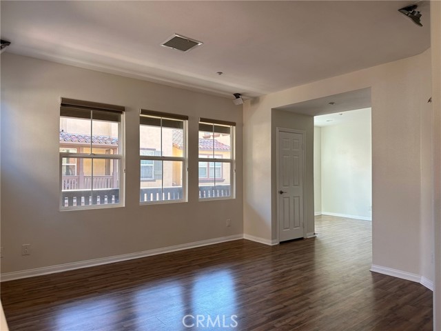 Detail Gallery Image 2 of 18 For 216 Coral Rose, Irvine,  CA 92603 - 2 Beds | 2/1 Baths