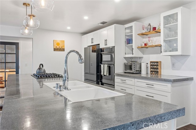 Detail Gallery Image 15 of 43 For 1349 Valley View, Crestline,  CA 92325 - 4 Beds | 3 Baths