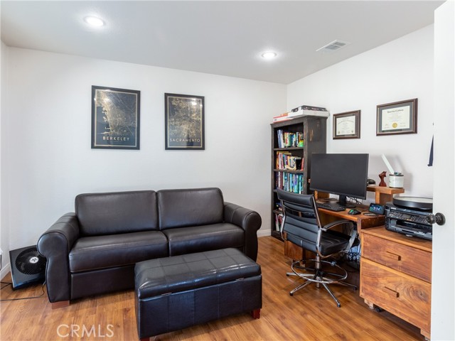 Detail Gallery Image 7 of 16 For 7535 Sultana Avenue, Fontana,  CA 92336 - 3 Beds | 2 Baths