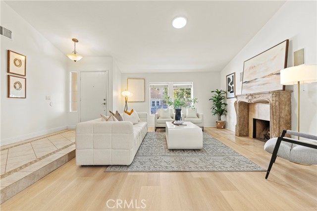 Detail Gallery Image 4 of 27 For 13 Grant, Irvine,  CA 92620 - 3 Beds | 2 Baths