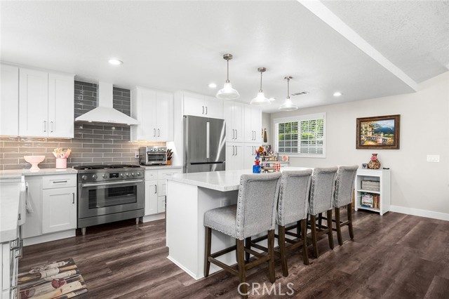1092 Deborah Street, Upland CA: https://media.crmls.org/medias/808856ab-3593-4c0d-8405-e52370d0b416.jpg