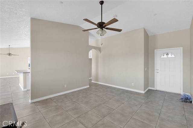 Detail Gallery Image 7 of 51 For 12865 Barbet Rd, Phelan,  CA 92371 - 3 Beds | 2/1 Baths