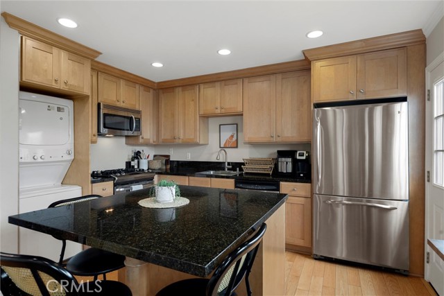 66 16th Street, Hermosa Beach, California 90254, 4 Bedrooms Bedrooms, ,2 BathroomsBathrooms,Residential,Sold,16th Street,SB25047715
