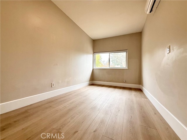 Detail Gallery Image 34 of 72 For 24204 Calvert, Woodland Hills,  CA 91367 - 6 Beds | 3 Baths