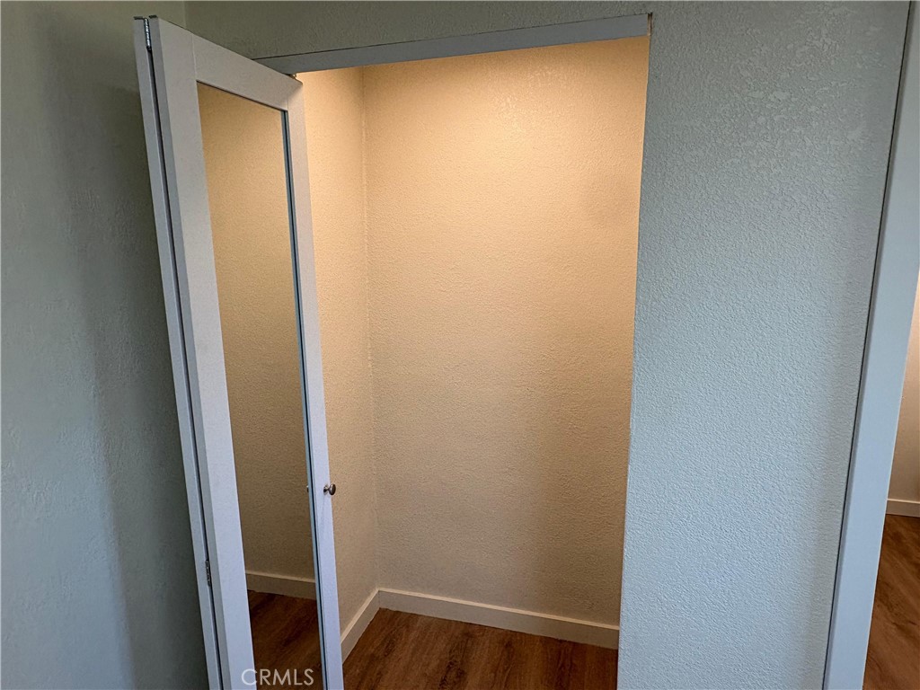 https://media.crmls.org/medias/808945ea-1895-41fd-96da-894ad00b7610.jpg?preset=X-Large