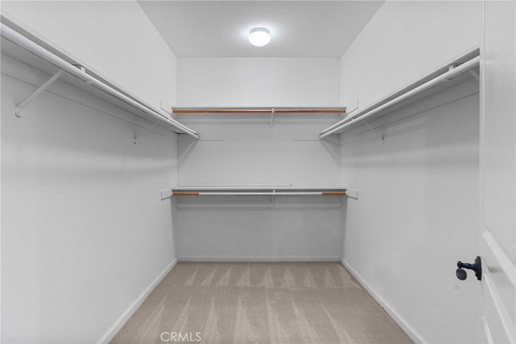 https://media.crmls.org/medias/80894ffc-d50d-495d-b3f1-a0a158e61e67.jpg?preset=X-Large