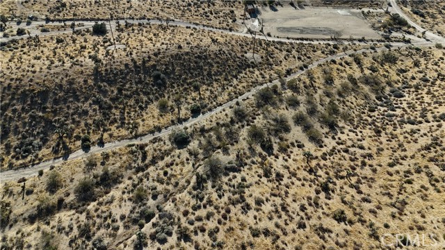 Detail Gallery Image 4 of 11 For 750 Ocotillo Way, Apple Valley,  CA 92308 - – Beds | – Baths