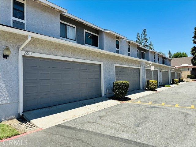 2003 S Mountain Avenue, Ontario CA: https://media.crmls.org/medias/808995ee-dc81-47ed-b604-7f03ddc5d46f.jpg