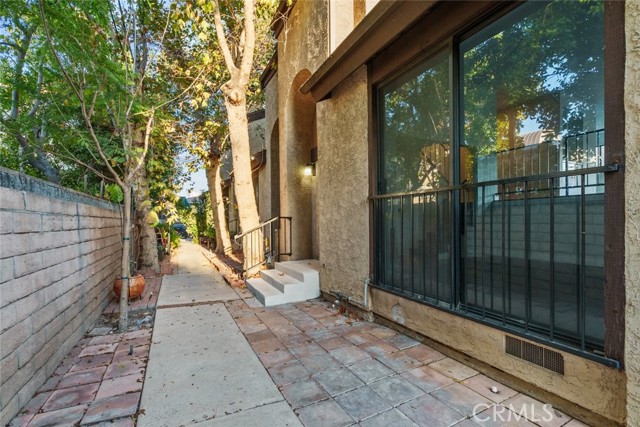 Detail Gallery Image 6 of 30 For 415 W Elk Ave #5,  Glendale,  CA 91204 - 2 Beds | 2 Baths