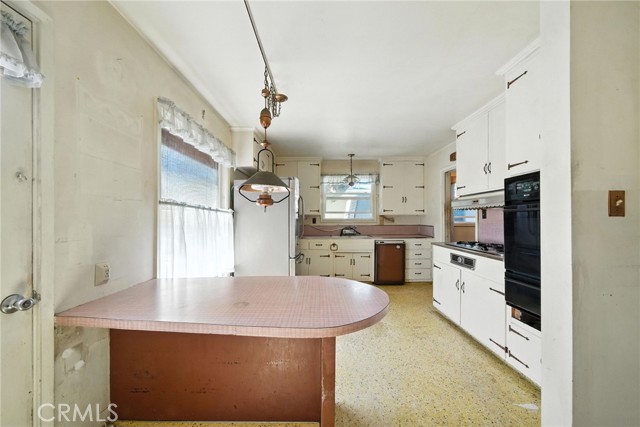 1850 Fanwood Avenue, Long Beach CA: https://media.crmls.org/medias/808a3bdd-c307-4e2e-b655-9310d3287c03.jpg