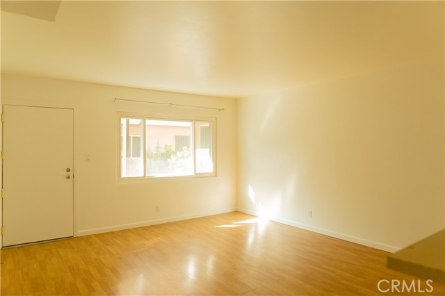 919 E La Palma Drive, Inglewood CA: https://media.crmls.org/medias/808b9777-f721-43ce-9cfa-7a70993c38f5.jpg