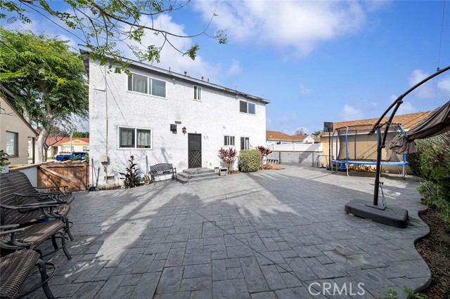 Detail Gallery Image 6 of 36 For 4228 Ostrom, Lakewood,  CA 90713 - 5 Beds | 3 Baths