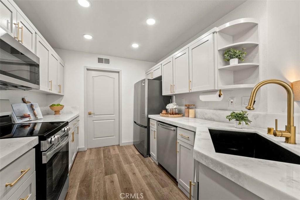 MLS #NP25270601 image #9