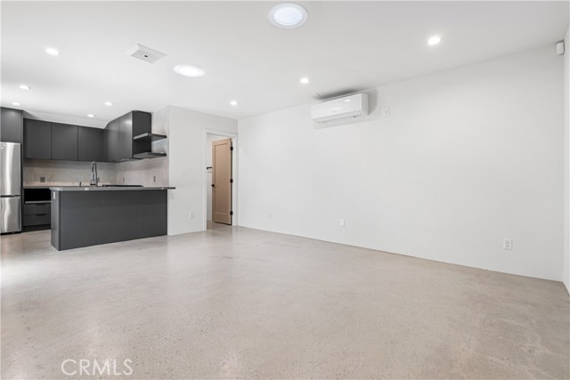 Detail Gallery Image 32 of 33 For 18848 Collins, Tarzana,  CA 91356 - 2 Beds | 2 Baths