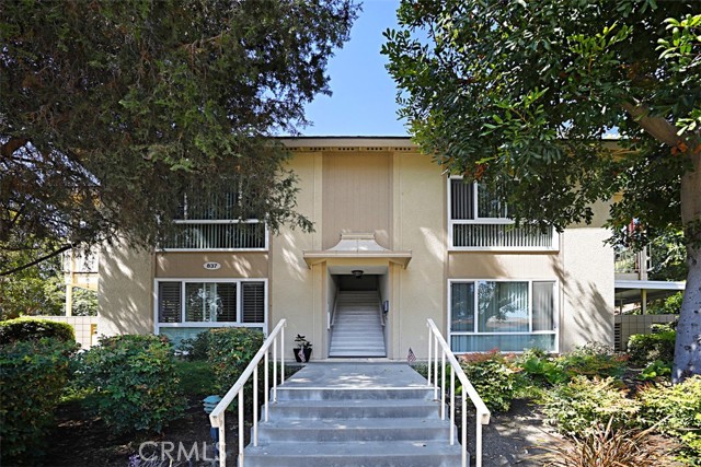 837 Ronda Sevilla, Laguna Woods CA: https://media.crmls.org/medias/808ed311-f7d4-4075-b85b-9265271d1696.jpg