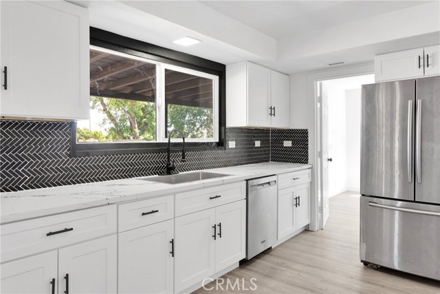 14855 Flathead Road, Apple Valley CA: https://media.crmls.org/medias/808f1ac9-2a10-492f-9f96-b3d64477f3f4.jpg