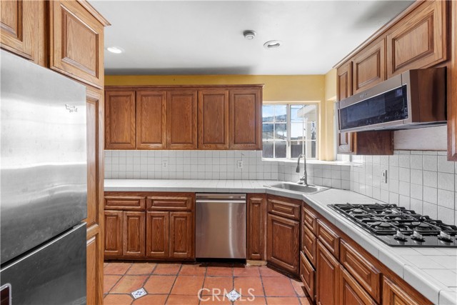 13303 Judah Avenue, Hawthorne CA: https://media.crmls.org/medias/808f9151-fe3d-46c4-8569-32dff810113d.jpg