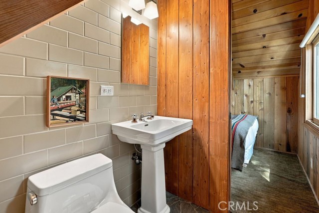 813 Poe Court, Lake Arrowhead, CA 92352