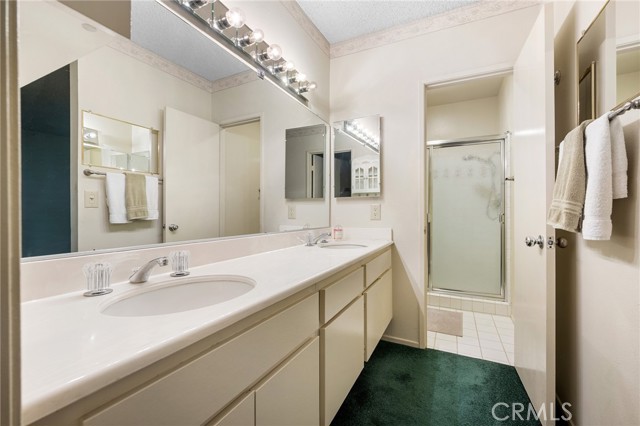 Detail Gallery Image 16 of 38 For 9555 via Venezia, Burbank,  CA 91504 - 3 Beds | 3 Baths