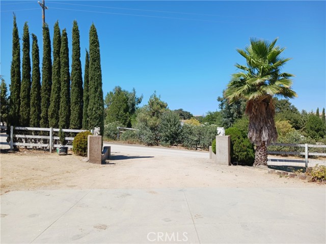 Detail Gallery Image 15 of 69 For 6210 Burgandy Ln, Paso Robles,  CA 93446 - 4 Beds | 3 Baths