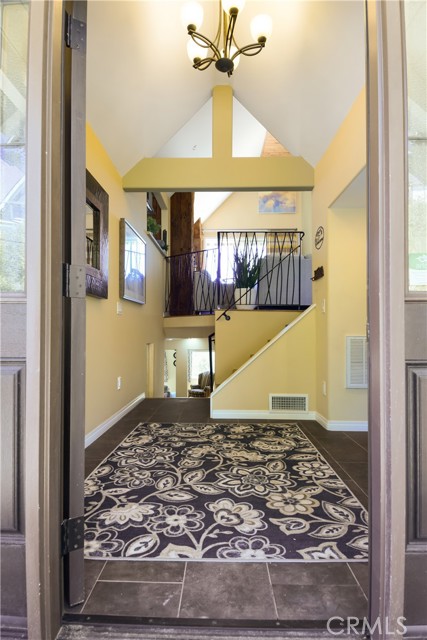 Detail Gallery Image 7 of 58 For 1298 Yellowstone Dr, Lake Arrowhead,  CA 92352 - 4 Beds | 4/2 Baths