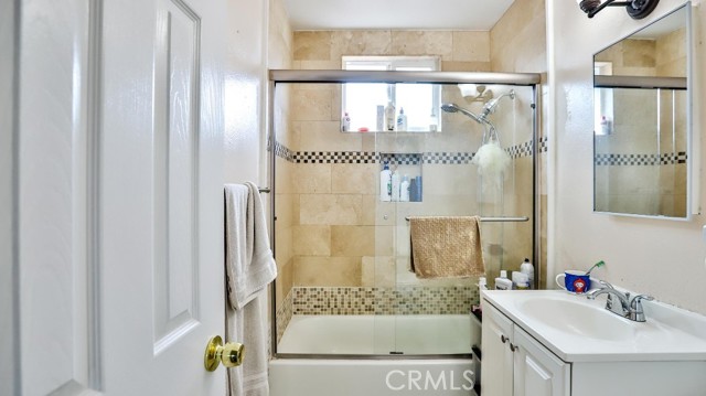 Detail Gallery Image 27 of 55 For 2306 Laird St, Santa Ana,  CA 92706 - 6 Beds | 5 Baths