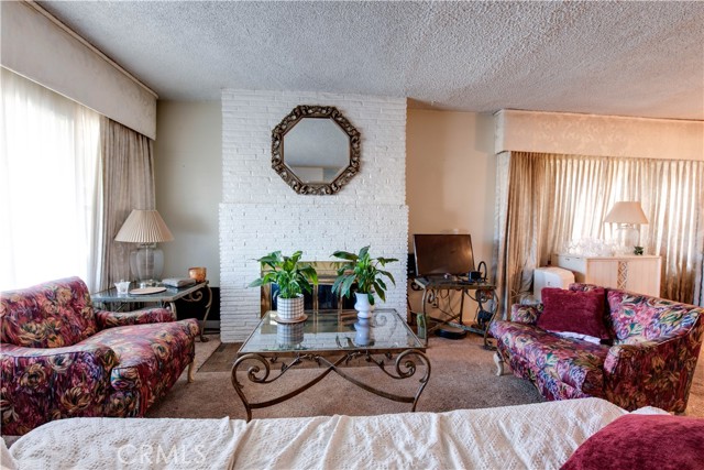 Detail Gallery Image 7 of 25 For 4929 S Gramercy Pl, Los Angeles,  CA 90062 - 3 Beds | 2 Baths