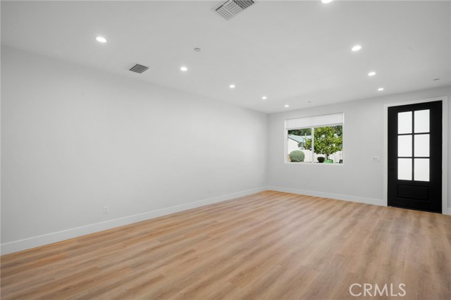 11626 Weddington Street photo 7