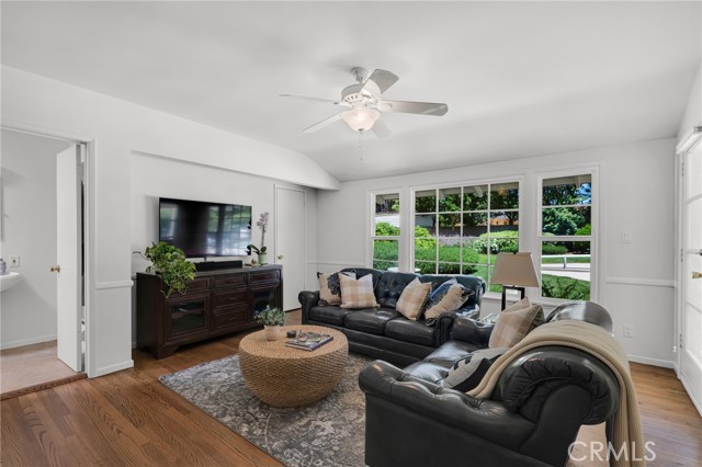 Detail Gallery Image 24 of 50 For 19439 Mayall St, Northridge,  CA 91324 - 4 Beds | 4 Baths