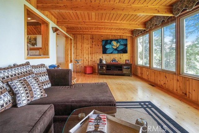 Detail Gallery Image 30 of 39 For 1954 Nob Hill Dr, Running Springs,  CA 92382 - 4 Beds | 2 Baths