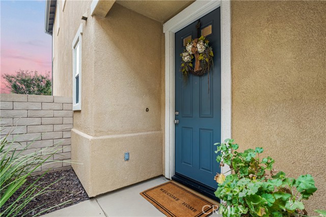 Detail Gallery Image 2 of 35 For 19837 via Ott, Newhall,  CA 91321 - 4 Beds | 3 Baths