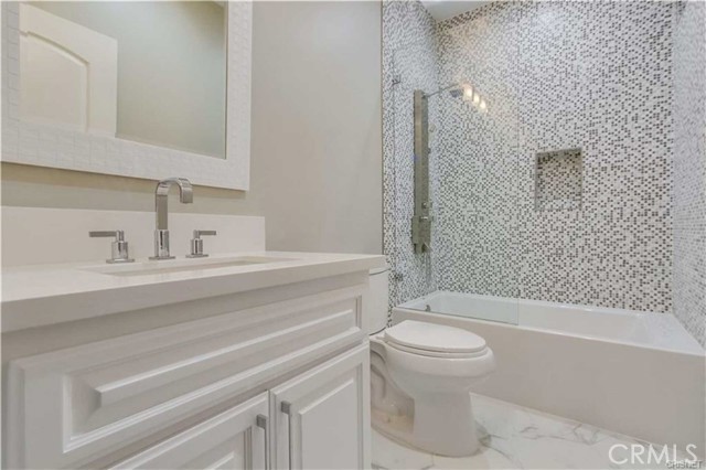 Detail Gallery Image 19 of 23 For 11645 Woodbridge St, Studio City,  CA 91604 - 5 Beds | 6/1 Baths