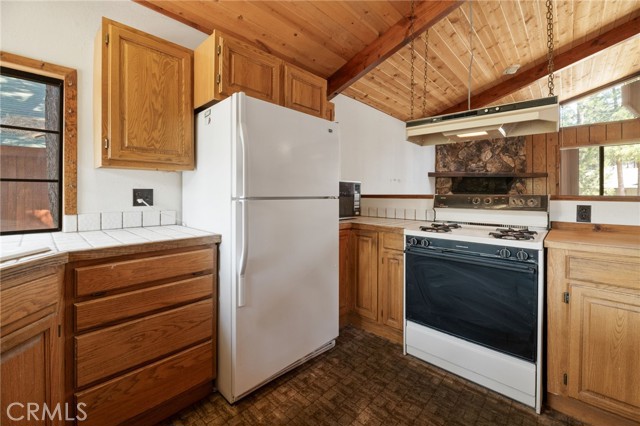 Detail Gallery Image 10 of 35 For 1015 W London Ln, Big Bear City,  CA 92314 - 3 Beds | 2/1 Baths