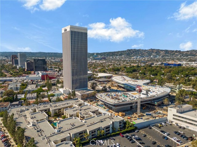 Detail Gallery Image 39 of 49 For 808 Alandele Ave, Los Angeles,  CA 90036 - 7 Beds | 3/1 Baths