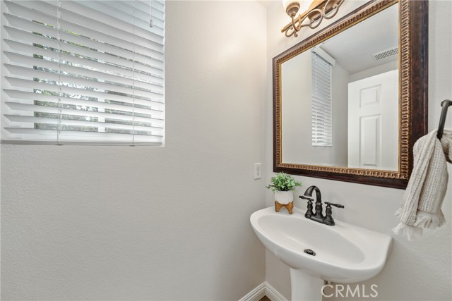Detail Gallery Image 18 of 55 For 6363 Marbella Ln, Corona,  CA 91752 - 4 Beds | 2 Baths