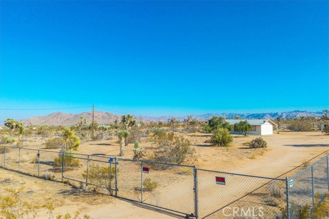 Detail Gallery Image 3 of 33 For 59057 Aberdeen Dr, Yucca Valley,  CA 92284 - 2 Beds | 1 Baths
