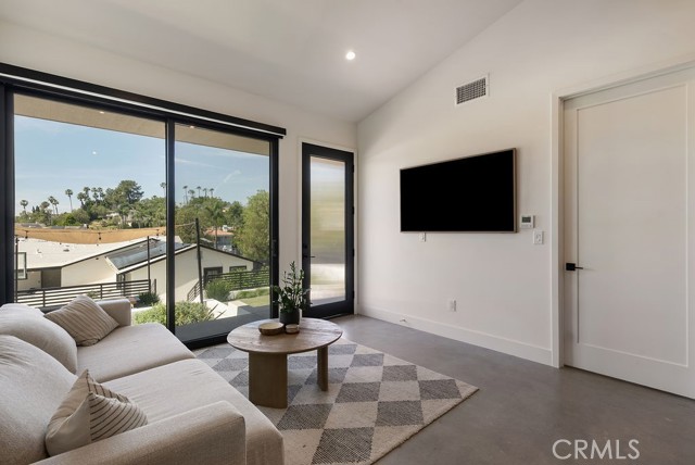 Detail Gallery Image 51 of 74 For 12822 Fairhaven, Santa Ana,  CA 92705 - 6 Beds | 4/1 Baths