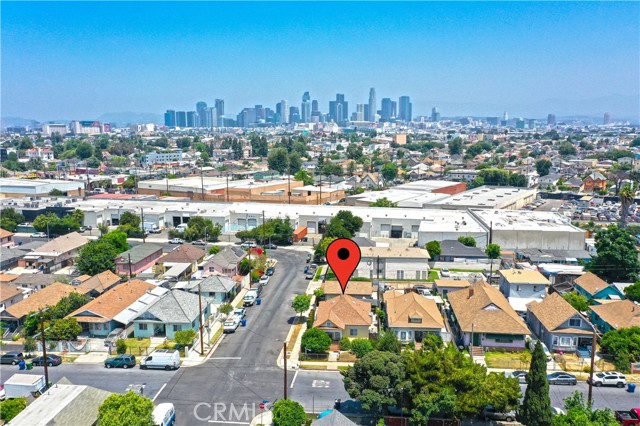 1203 E 33rd Street, Los Angeles CA: https://media.crmls.org/medias/80978c77-0415-4ac5-9a58-d618571f545e.jpg