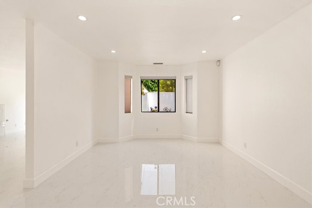 Detail Gallery Image 34 of 52 For 510 N Francisca Ave #C,  Redondo Beach,  CA 90277 - 3 Beds | 2/1 Baths