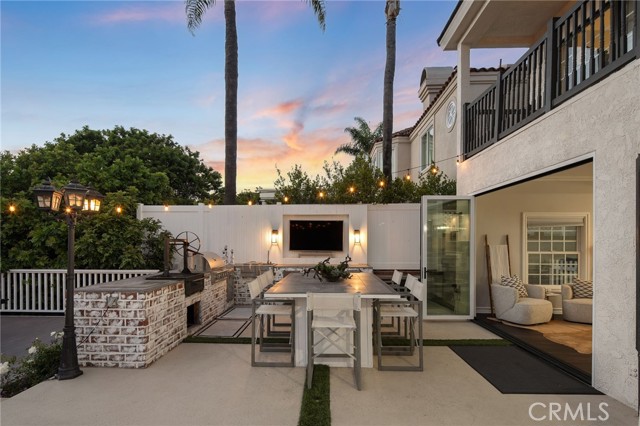 Detail Gallery Image 31 of 39 For 5 Hillsborough, Newport Beach,  CA 92660 - 4 Beds | 4/1 Baths