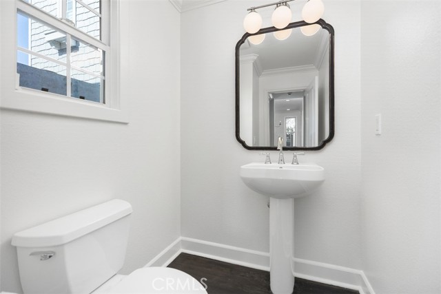 Detail Gallery Image 18 of 37 For 2301 Half Moon, Costa Mesa,  CA 92627 - 4 Beds | 3/1 Baths