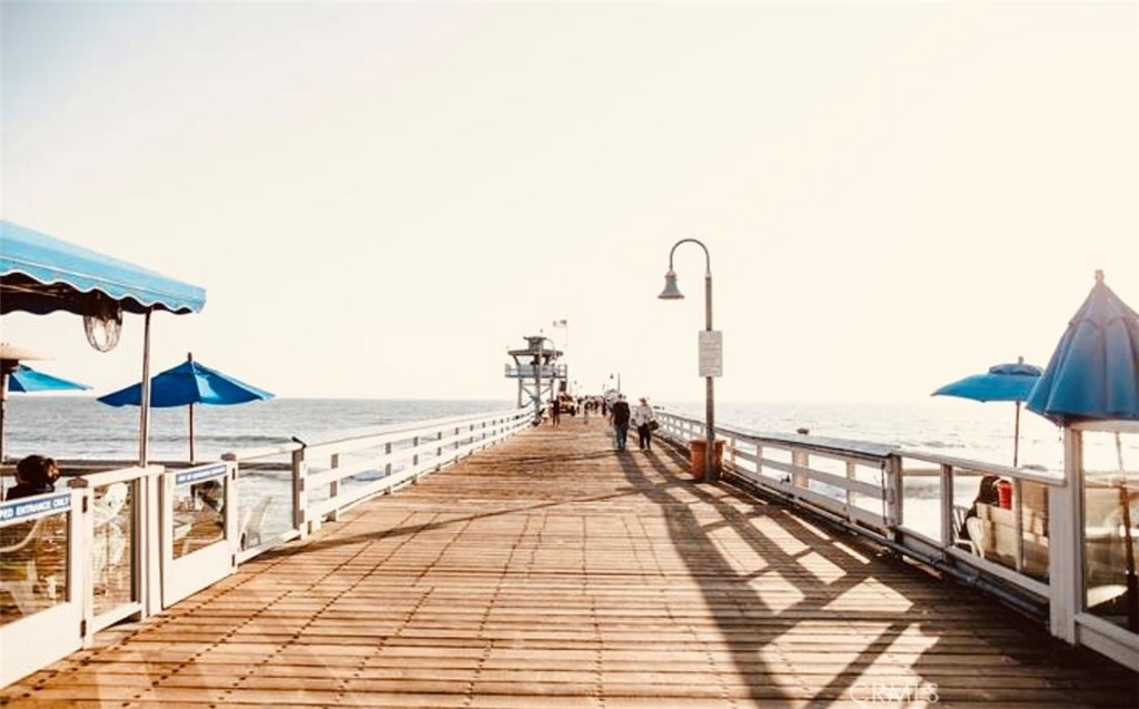 https://media.crmls.org/medias/8099895d-2d92-41b4-8289-1dc86d2eb721.jpg?preset=X-Large