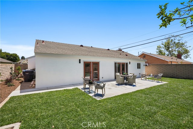 5021 Dovewood Drive, Huntington Beach CA: https://media.crmls.org/medias/809a5ce7-73fe-431c-8a3a-99cab94fb6a5.jpg